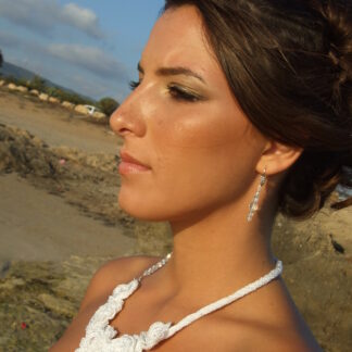 Asymmetric flowers necklace