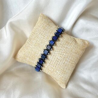 Lapis Lazuli cubs and Hematite beads bracelet